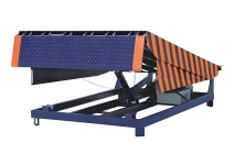 青島濰坊站臺(tái)登車(chē)橋
